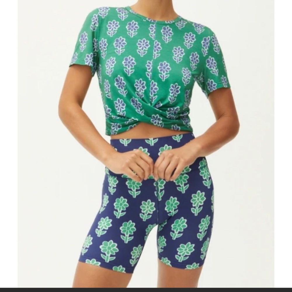 Rhode Front Twist Crop Tee Clover Floral